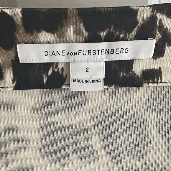 Diane Von Furstenberg DvF New Julian Cream Black Leopard Print Wrap Dress Sz 2 - Picture 6 of 12